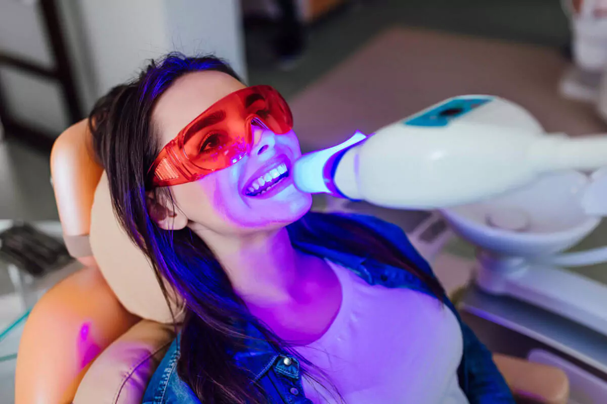 Laser teeth whitening with zoom in Ventura