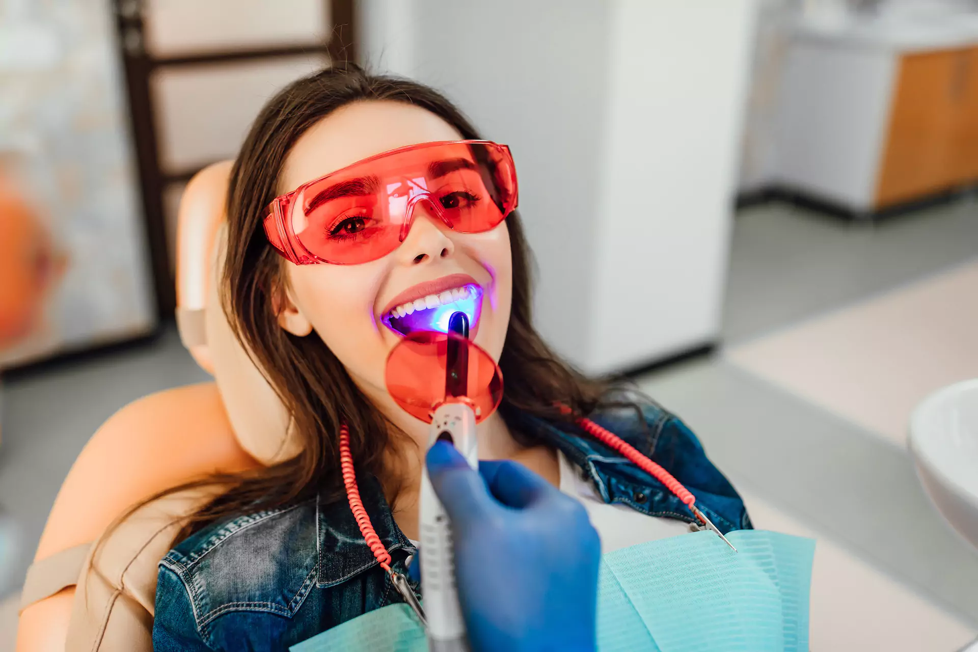 Laser teeth whitening with zoom in Ventura