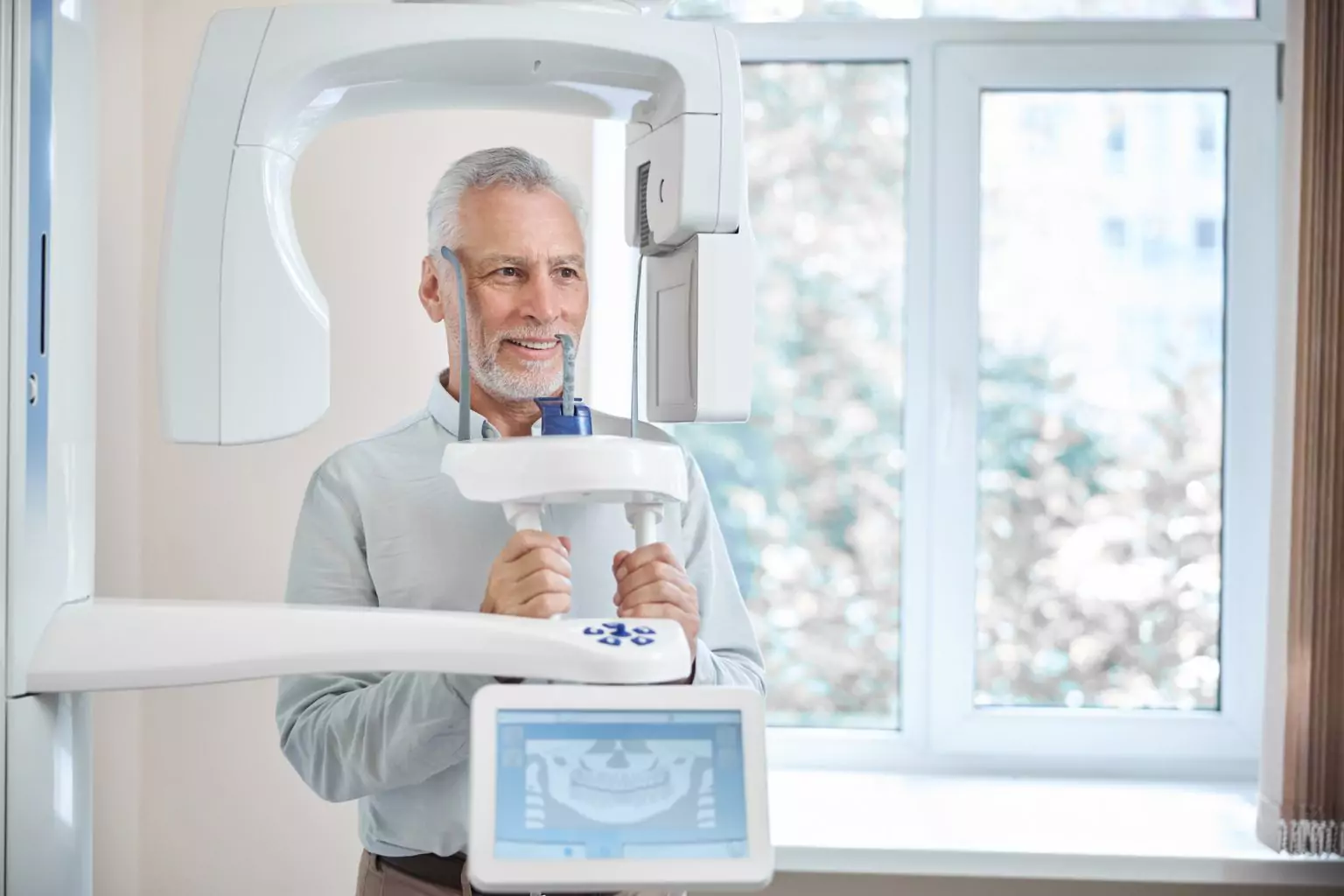 Intraoral Dental Imaging in Ventura